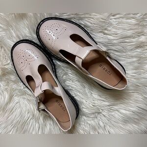 8.5WW NWOT Torrid Mary Jane beige